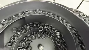نظام فحص ذكي لِقِطَع البلاستيك (5 كاميرات)