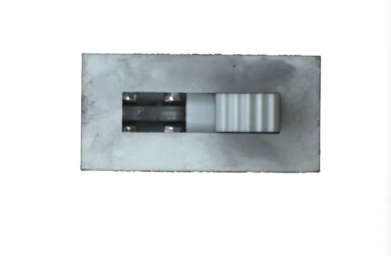 عيب على الجانب (زوائد حادة / تشقّق)